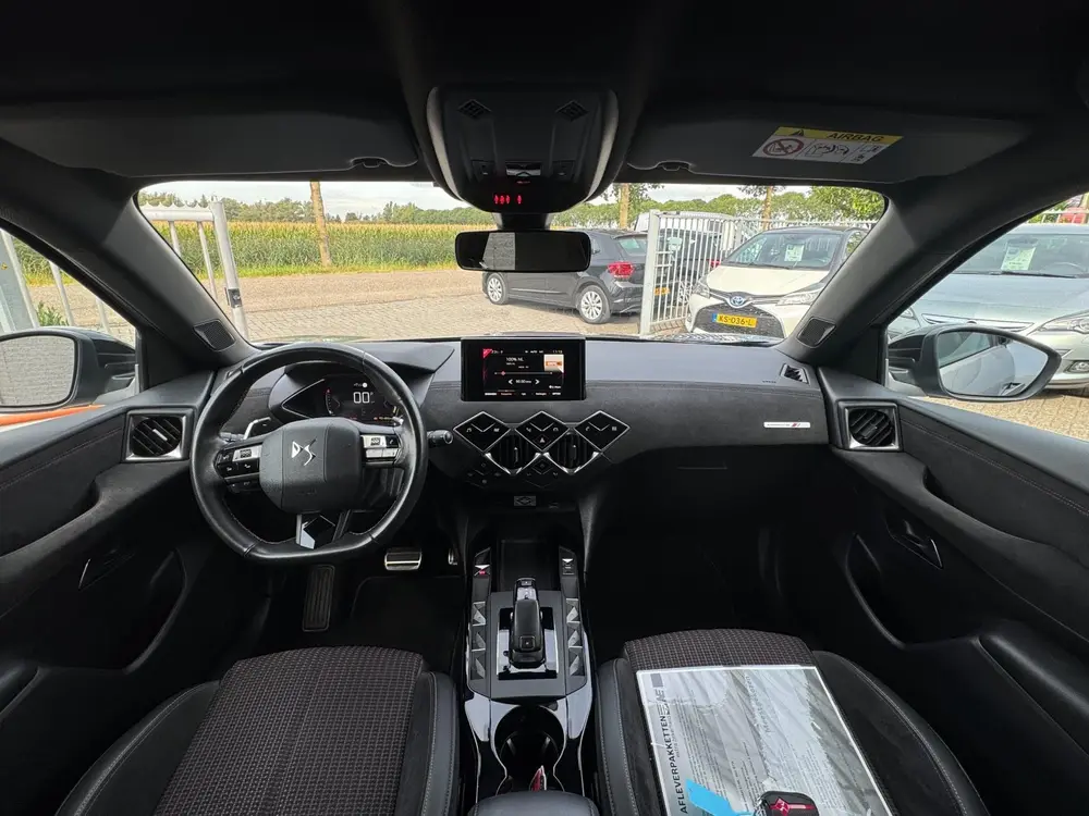 DS Automobiles 3 Crossback DS 3 Crossback 1.2 PureTech Business AUTOMAAT / PDC / CARPLA uit 2019, foto 2