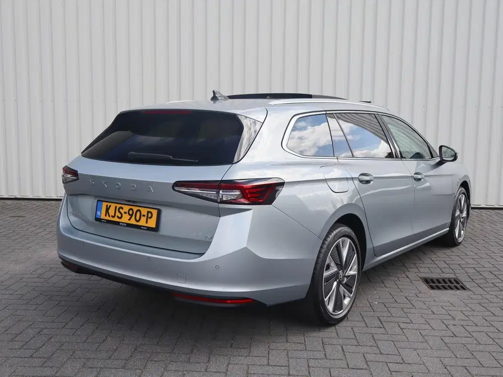 Skoda Superb 1.5 TSI 204pk PHEV Edition uit 2025, foto 2