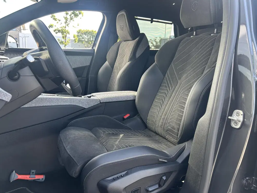 Peugeot 5008 1.2 Hybrid 136 GT uit 2025, foto 17