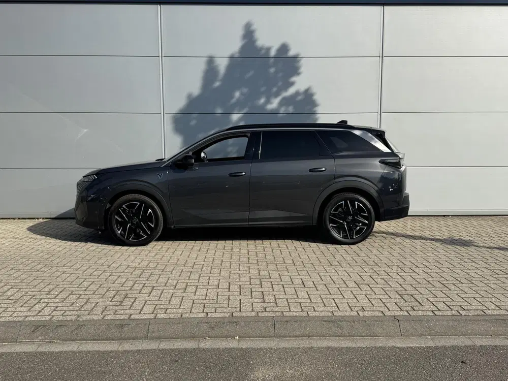 Peugeot 5008 1.2 Hybrid 136 GT uit 2025, foto 3
