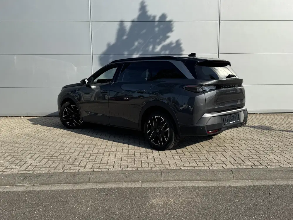 Peugeot 5008 1.2 Hybrid 136 GT uit 2025, foto 4