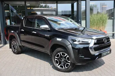 Toyota Hilux 2.8 D-4D DUBBEL CABIN PROFESSIONAL A uit 2023