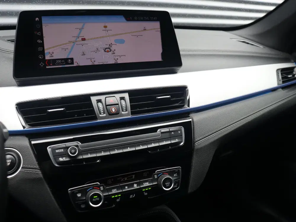 BMW X1 xDrive25e uit 2021, foto 16
