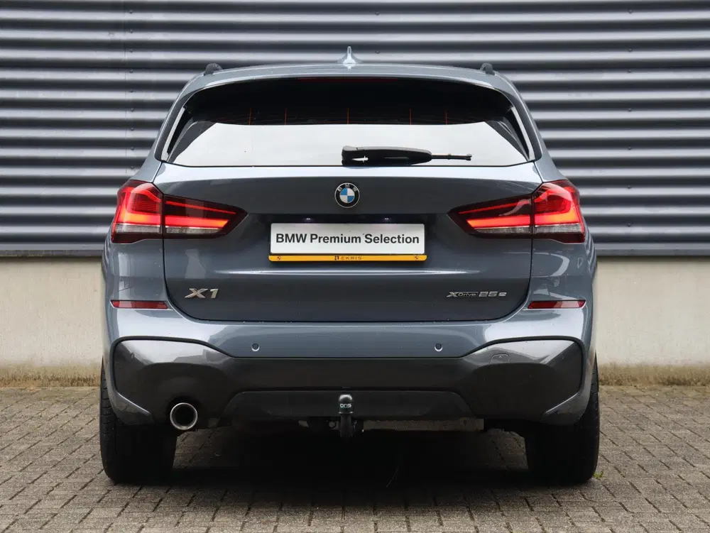 BMW X1 xDrive25e uit 2021, foto 4