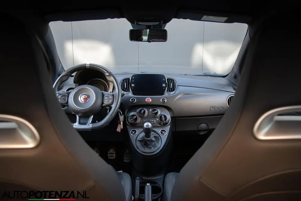 Abarth 595 Fiat Abarth 1.4 T-Jet special series F595 500 165PK CarPlay uit 2022, foto 12