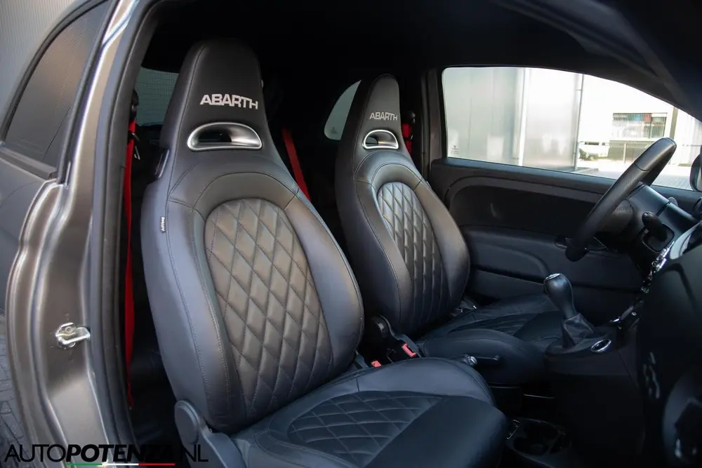 Abarth 595 Fiat Abarth 1.4 T-Jet special series F595 500 165PK CarPlay uit 2022, foto 14