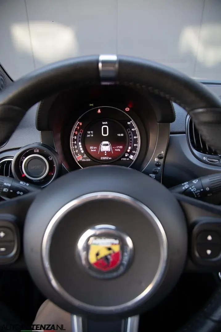 Abarth 595 Fiat Abarth 1.4 T-Jet special series F595 500 165PK CarPlay uit 2022, foto 17