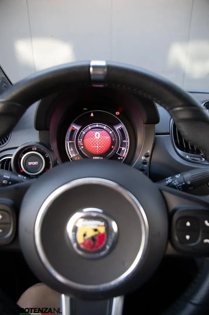 Abarth 595 Fiat Abarth 1.4 T-Jet special series F595 500 165PK CarPlay uit 2022, foto 18