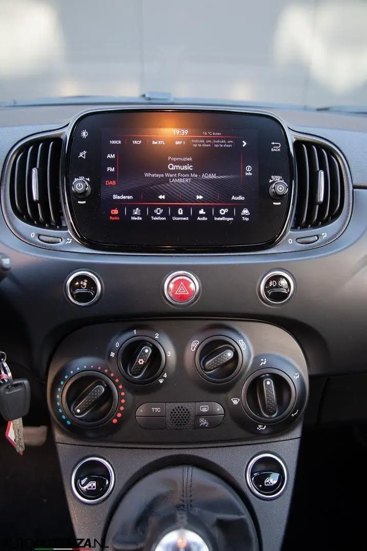 Abarth 595 Fiat Abarth 1.4 T-Jet special series F595 500 165PK CarPlay uit 2022, foto 19