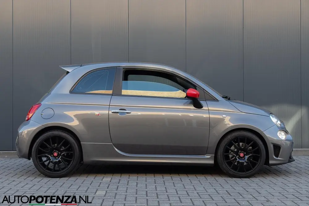 Abarth 595 Fiat Abarth 1.4 T-Jet special series F595 500 165PK CarPlay uit 2022, foto 2