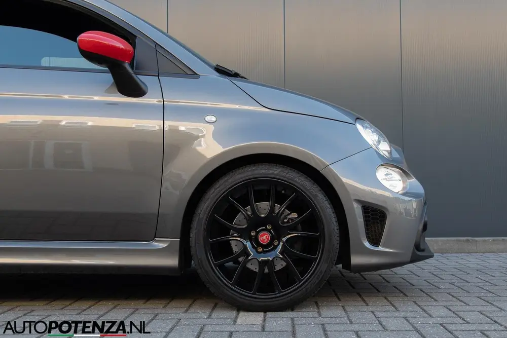 Abarth 595 Fiat Abarth 1.4 T-Jet special series F595 500 165PK CarPlay uit 2022, foto 3