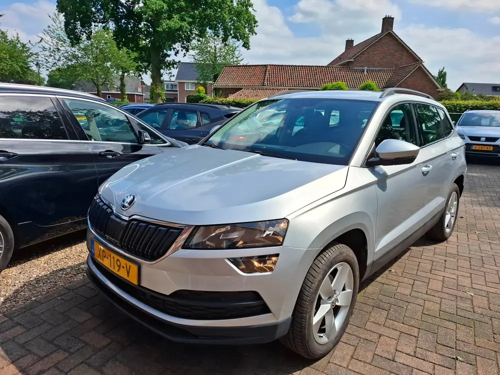 Skoda Karoq 1.0 TSI Ambition Business Dealer onderhoud uit 2019, foto 10
