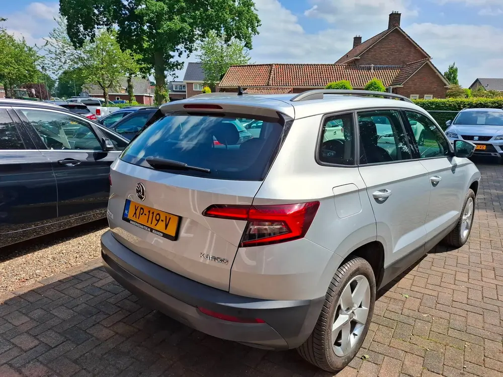 Skoda Karoq 1.0 TSI Ambition Business Dealer onderhoud uit 2019, foto 3