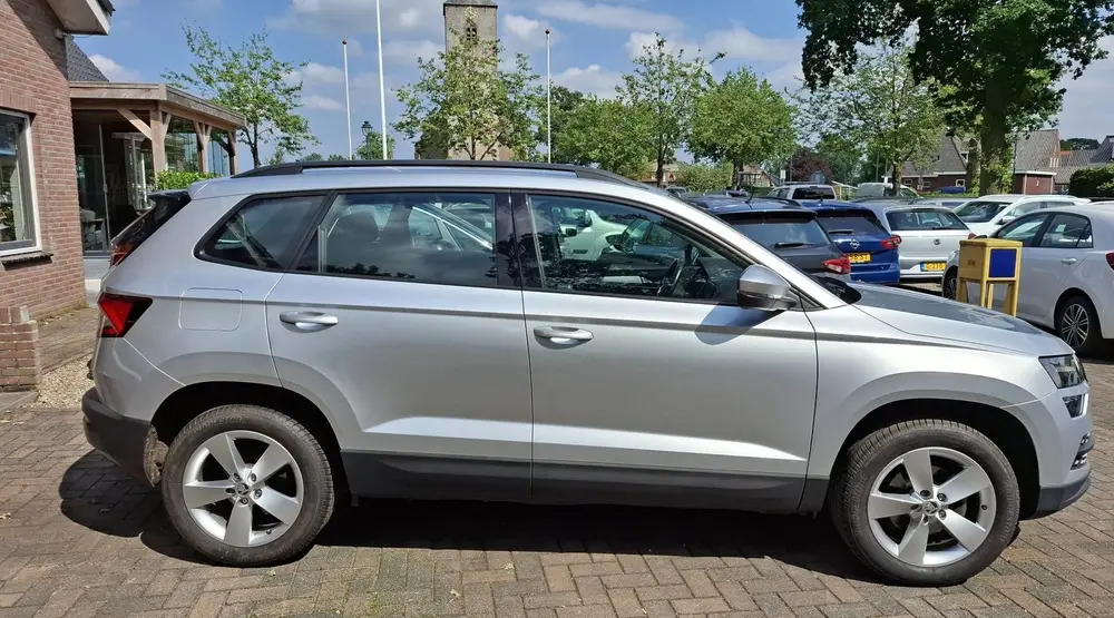 Skoda Karoq 1.0 TSI Ambition Business Dealer onderhoud uit 2019, foto 6