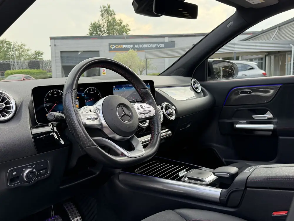 Mercedes-Benz GLA GLA 200 AMG-Line uit 2020, foto 2