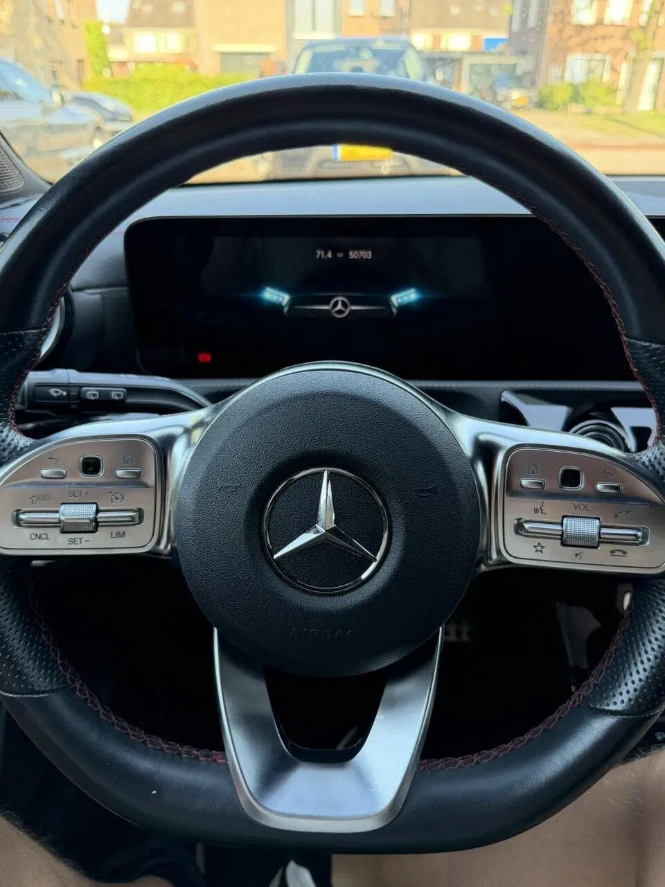 Mercedes-Benz CLA 200 AMG Line uit 2021, foto 11