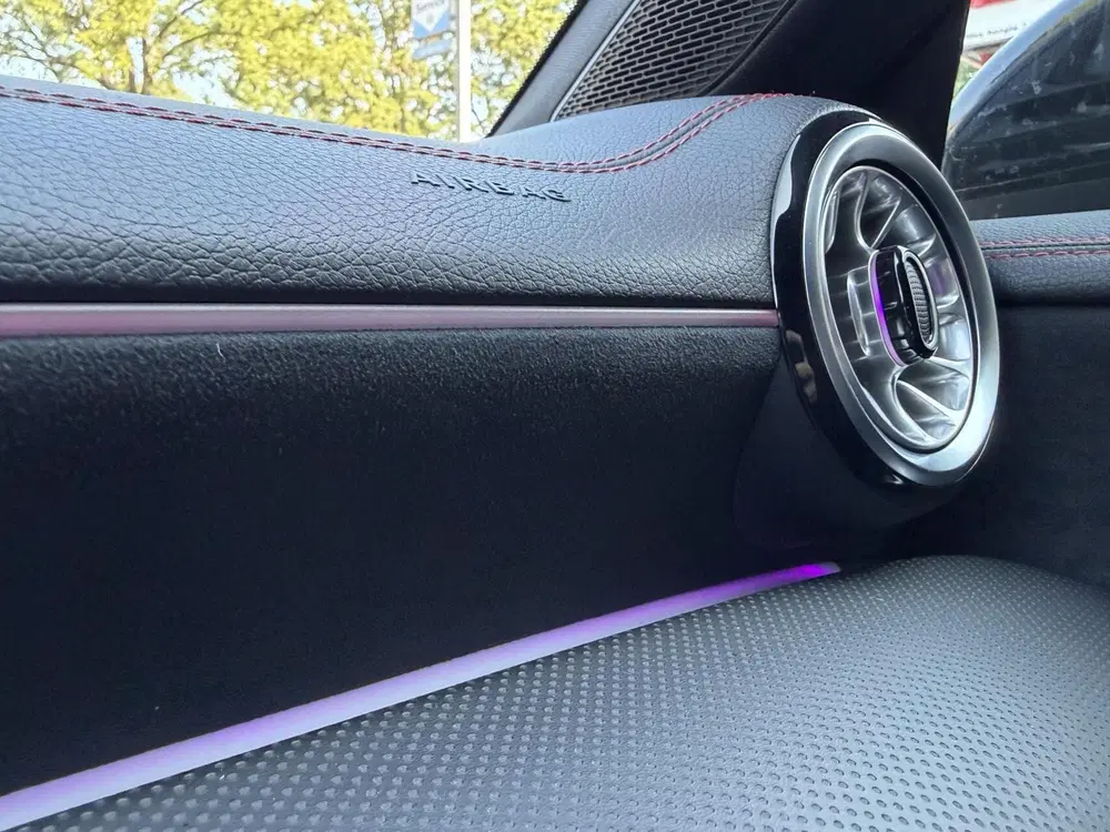Mercedes-Benz CLA 200 AMG Line uit 2021, foto 15
