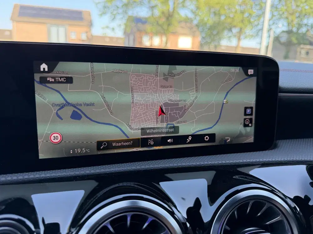 Mercedes-Benz CLA 200 AMG Line uit 2021, foto 19