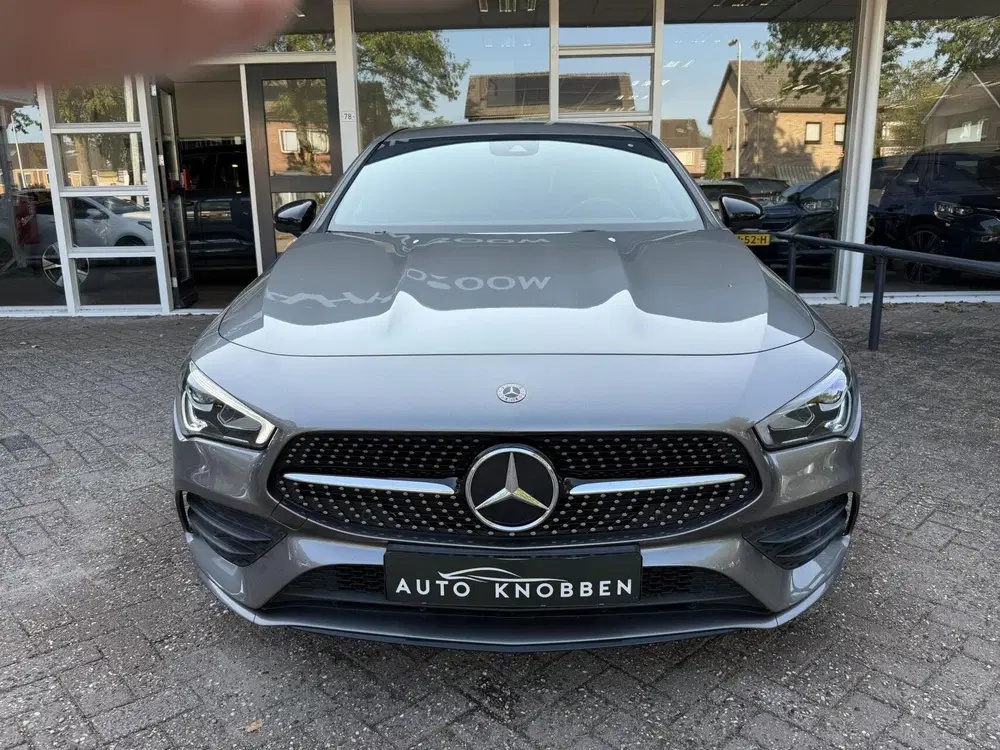 Mercedes-Benz CLA 200 AMG Line uit 2021, foto 2