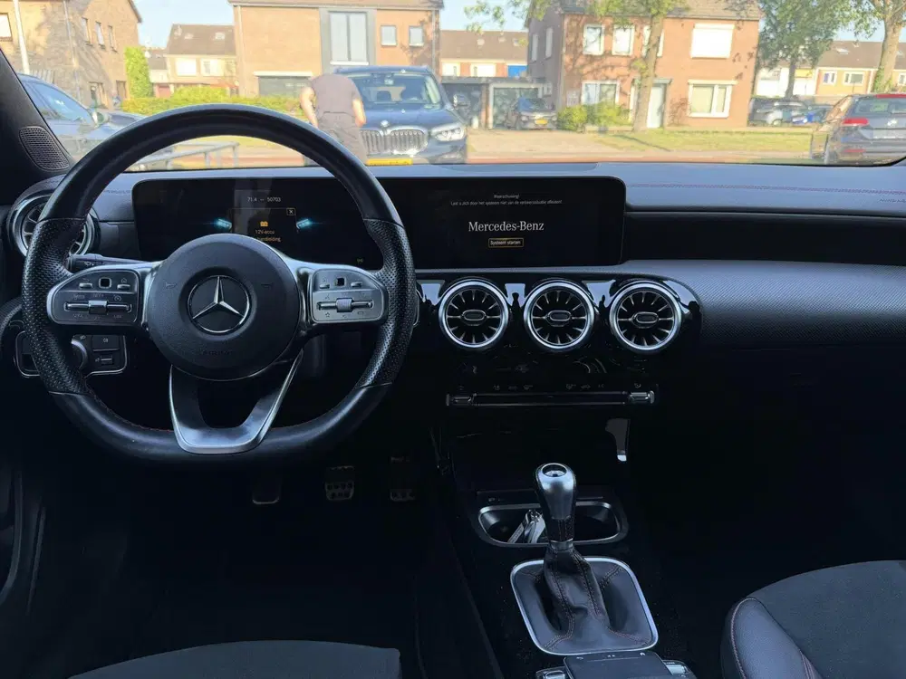 Mercedes-Benz CLA 200 AMG Line uit 2021, foto 3