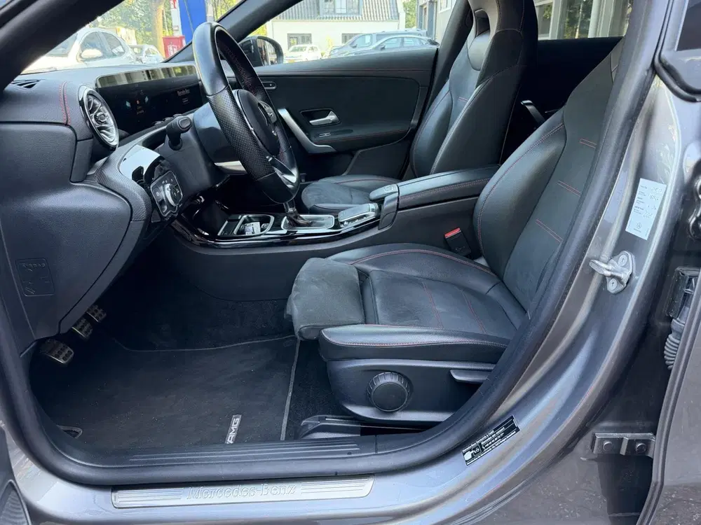 Mercedes-Benz CLA 200 AMG Line uit 2021, foto 9