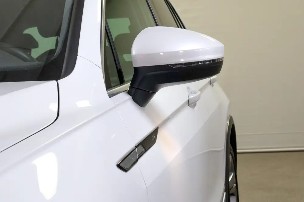 Volkswagen Tiguan 1.5 TSI R-Line Business+ uit 2022, foto 17