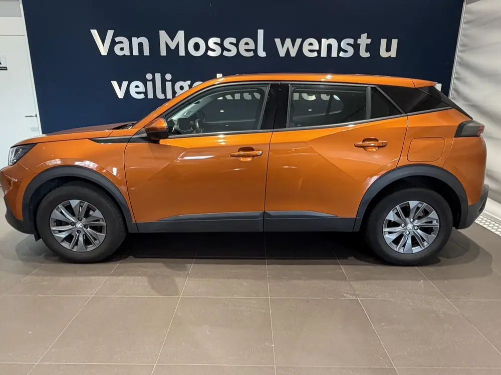 Peugeot 2008 1.2 PureTech Active Pack uit 2021, foto 3