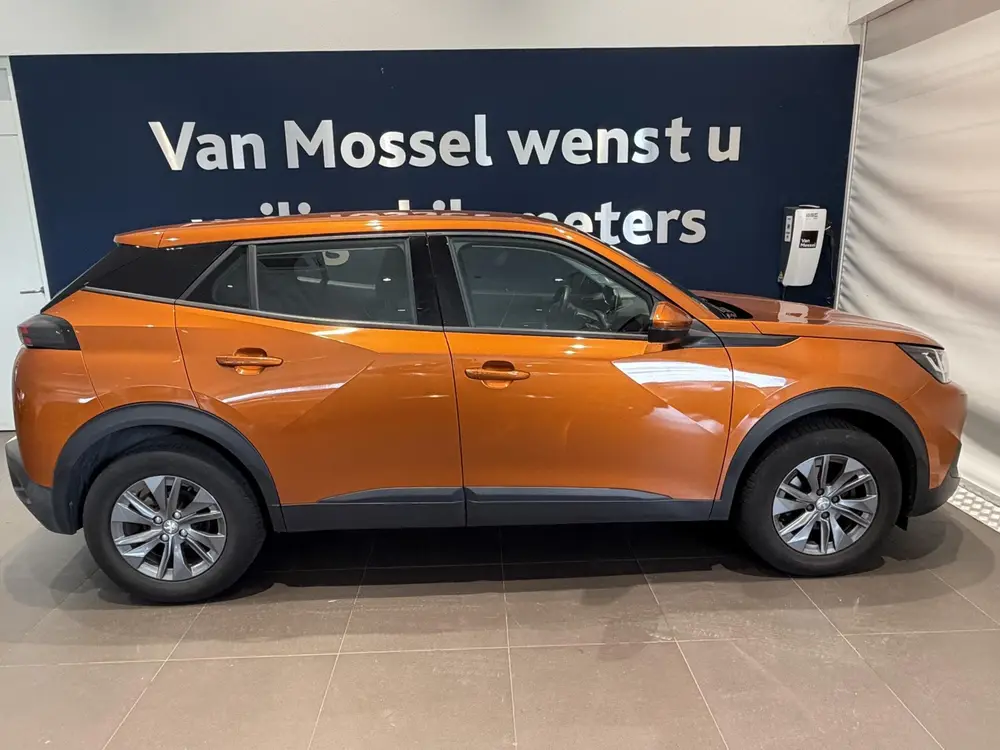 Peugeot 2008 1.2 PureTech Active Pack uit 2021, foto 5