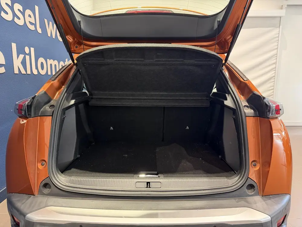 Peugeot 2008 1.2 PureTech Active Pack uit 2021, foto 7