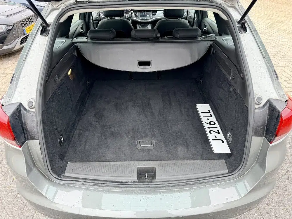 Opel Astra 1.4 Business Edition (bj 2020) uit 2020, foto 4