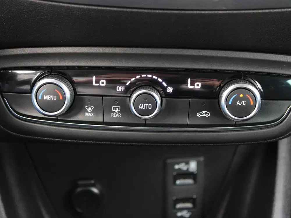 Opel Crossland 1.2 Turbo Elegance uit 2021, foto 17