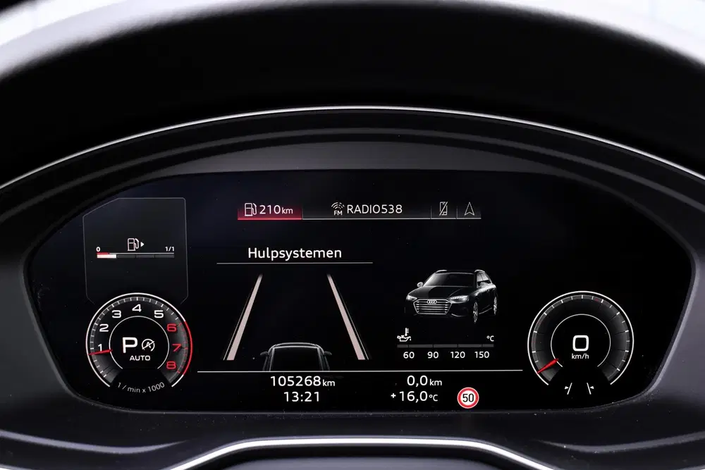Audi A4 35 TFSI Launch edition Business Trekhaak uit 2020, foto 15