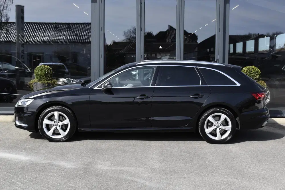 Audi A4 35 TFSI Launch edition Business Trekhaak uit 2020, foto 4