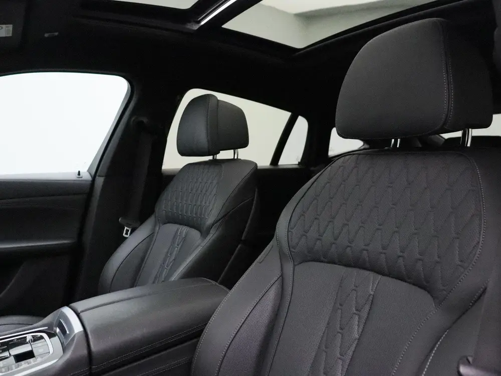 BMW X6 xDrive40i High Executive uit 2022, foto 12