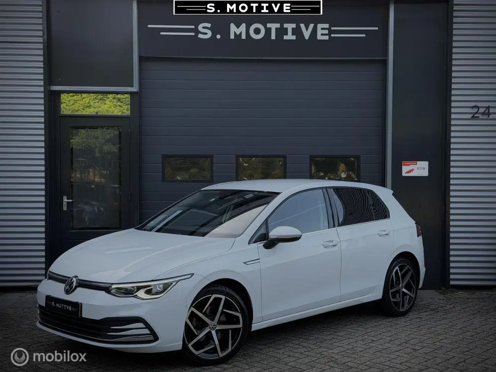 Volkswagen Golf 1.5 eTSI Style stoelvwr, Memory, IQ, Carplay uit 2020