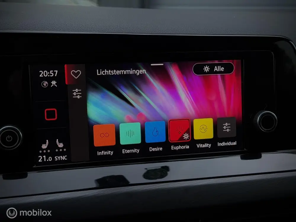 Volkswagen Golf 1.5 eTSI Style stoelvwr, Memory, IQ, Carplay uit 2020, foto 15