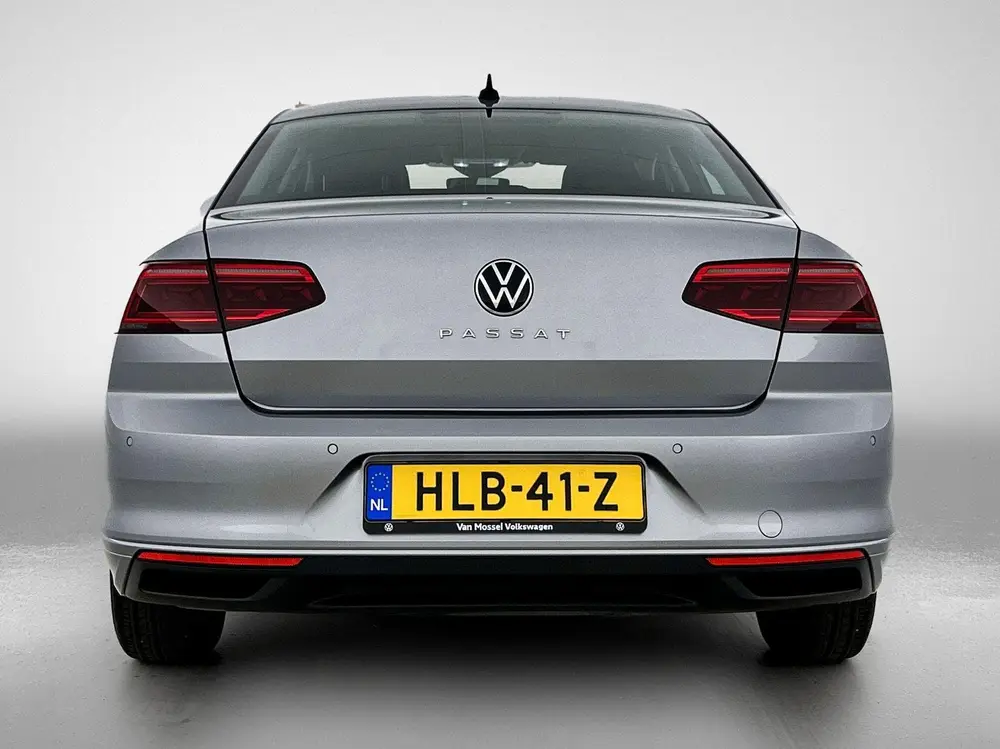 Volkswagen Passat 1.5 TSI Business | ACHTERUITRIJCAMERA | AP uit 2020, foto 3