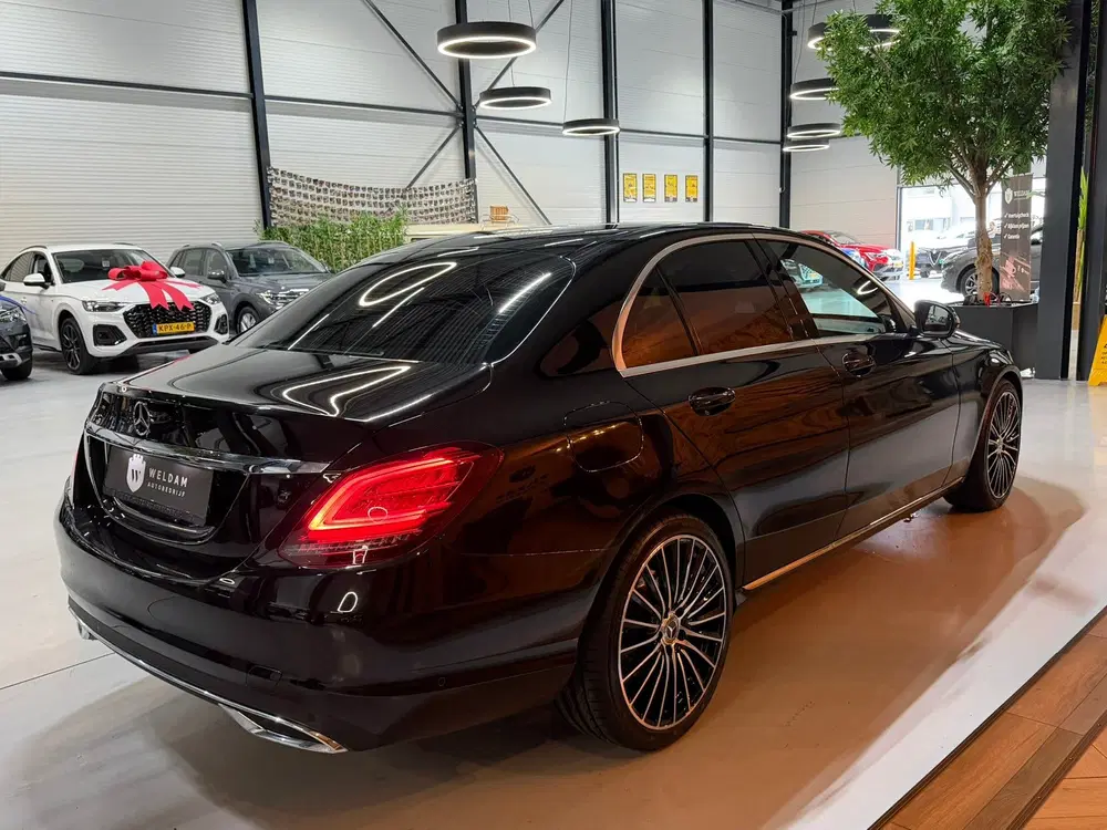 Mercedes-Benz C-Klasse 180 Business Solution uit 2019, foto 2
