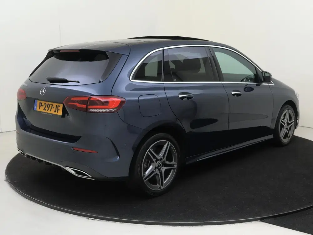 Mercedes-Benz B-Klasse 250 e Business Solution AMG uit 2022, foto 4