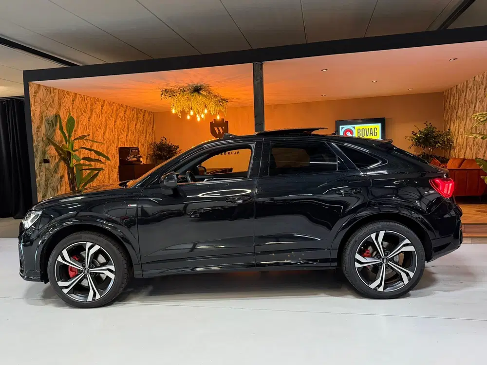 Audi Q3 45 TFSI e S Edition uit 2024, foto 14