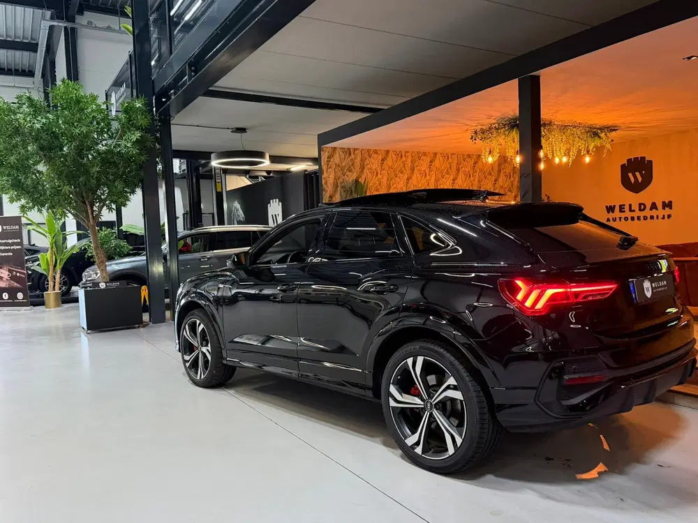 Audi Q3 45 TFSI e S Edition uit 2024, foto 16