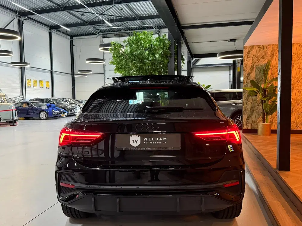 Audi Q3 45 TFSI e S Edition uit 2024, foto 18