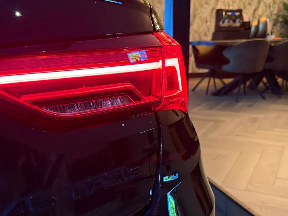 Audi Q3 45 TFSI e S Edition uit 2024, foto 19