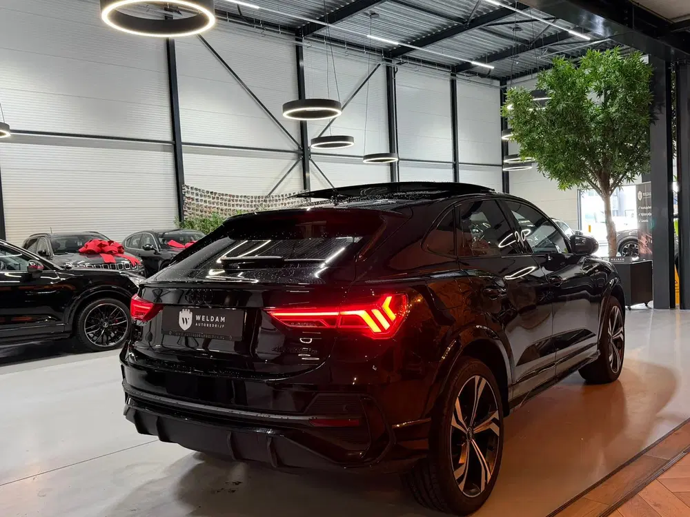 Audi Q3 45 TFSI e S Edition uit 2024, foto 3