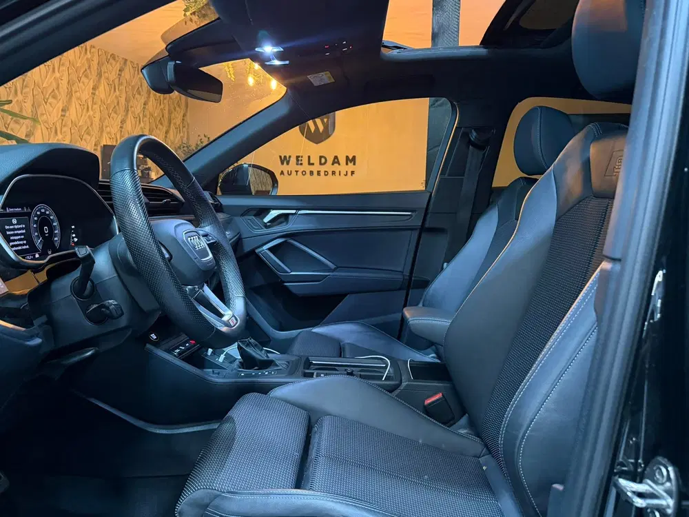 Audi Q3 45 TFSI e S Edition uit 2024, foto 5