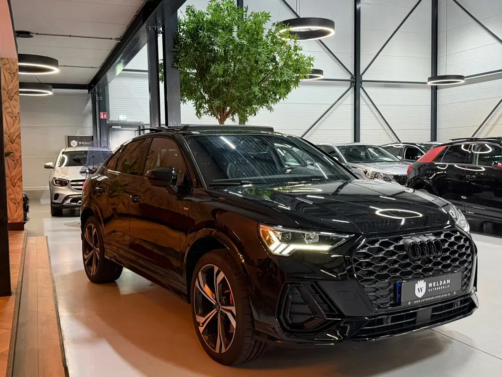 Audi Q3 45 TFSI e S Edition uit 2024, foto 8