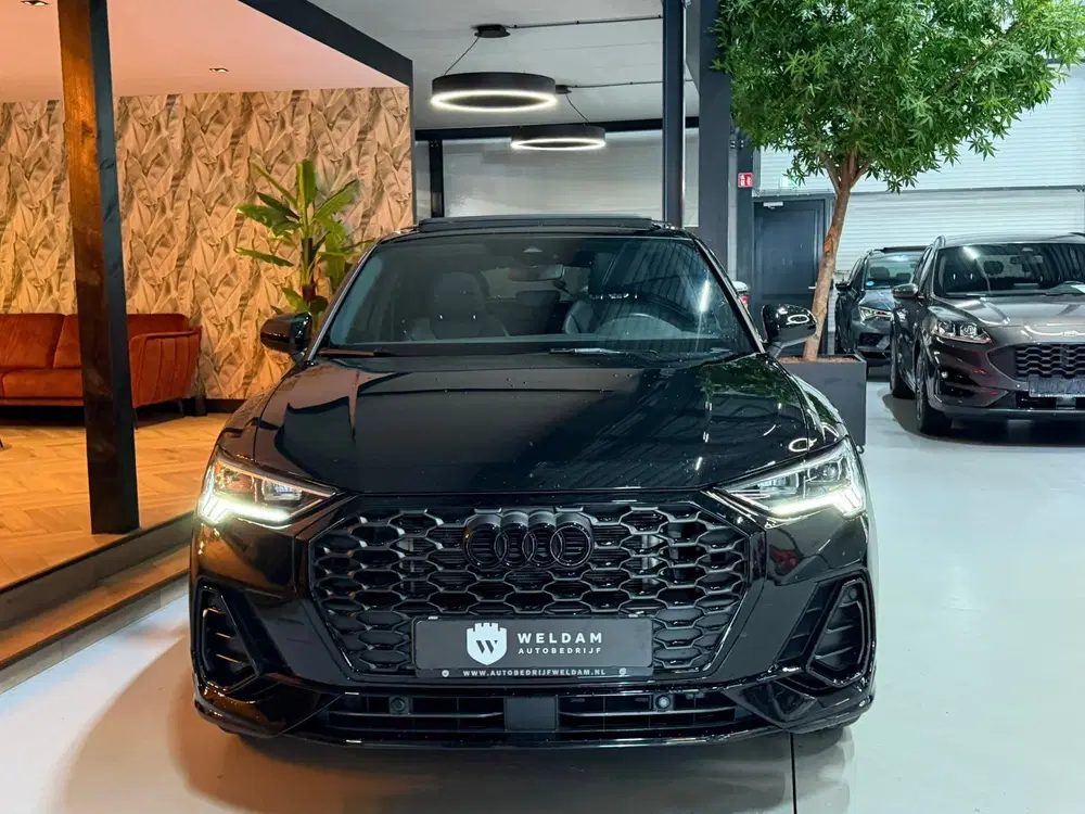 Audi Q3 45 TFSI e S Edition uit 2024, foto 9