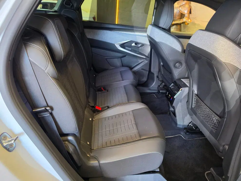 Peugeot 5008 1.2 Hybrid 136 GT-Line 7p uit 2025, foto 12
