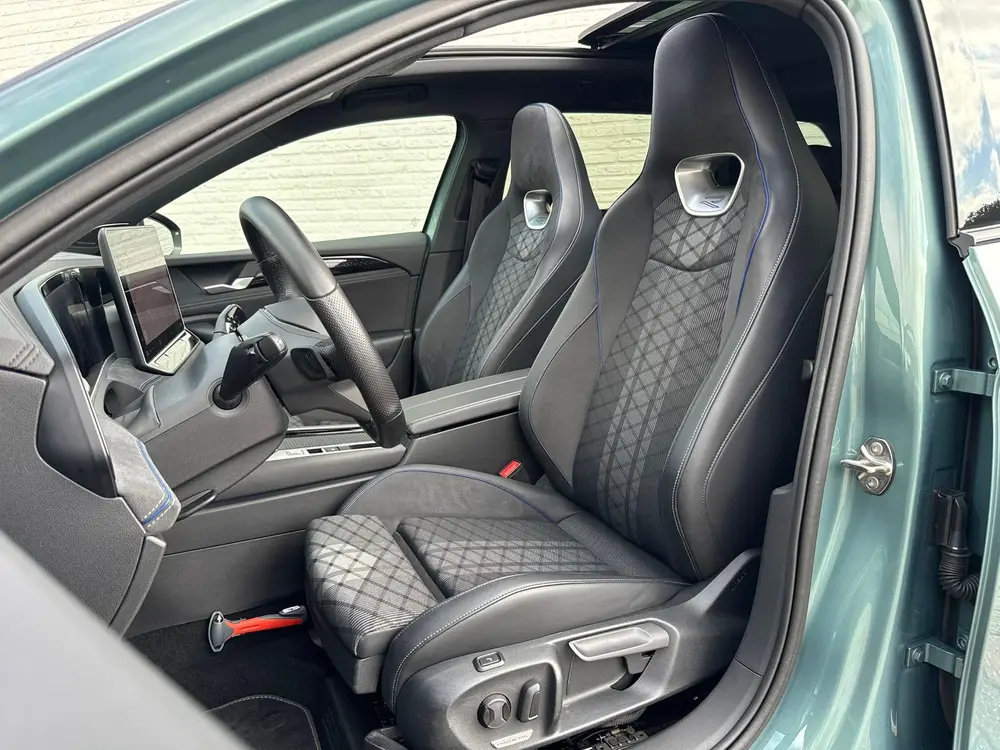 Volkswagen Passat Variant 1.5 eTSI R-Line Panorama Massage s uit 2024, foto 5