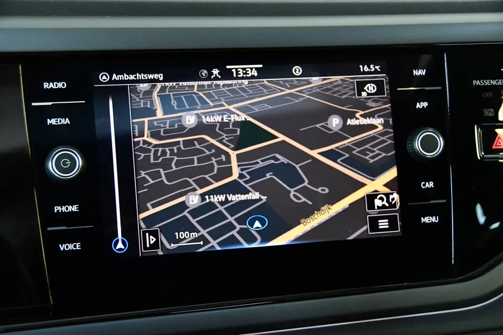 Volkswagen Polo 1.0 TSI R-Line, Pano, Camera, Frontassist uit 2022, foto 19